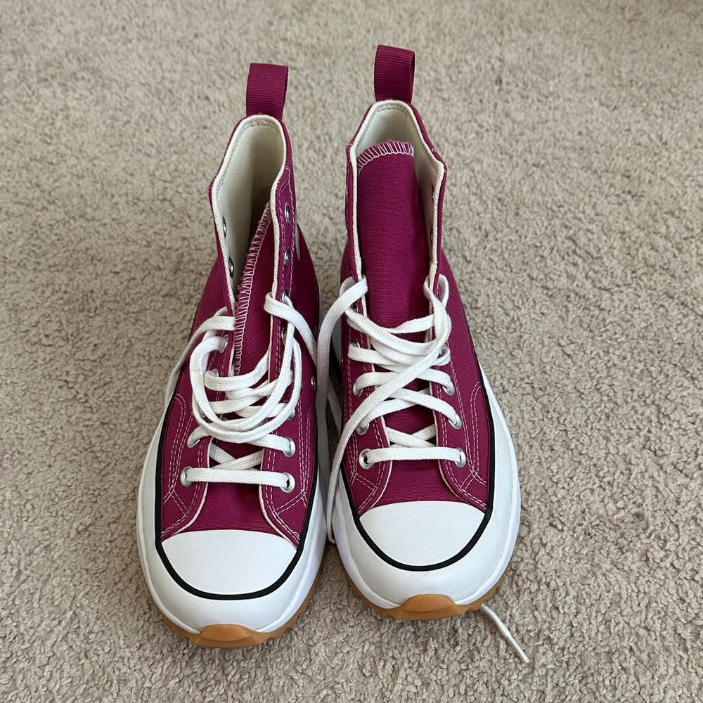 Trendy High-Top Sneakers in Burgundy and White